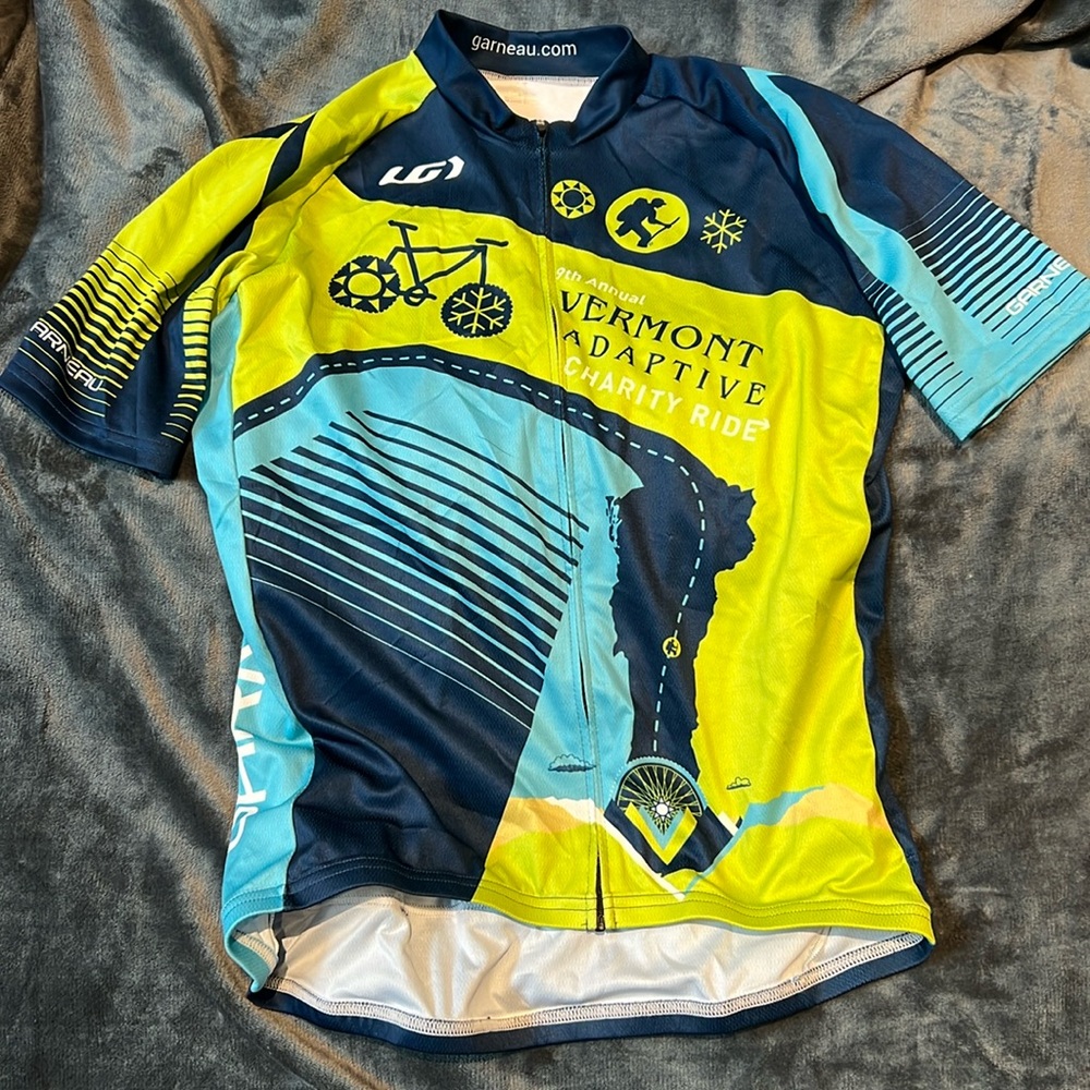 Garneau cycling jersey. Men’s size L.